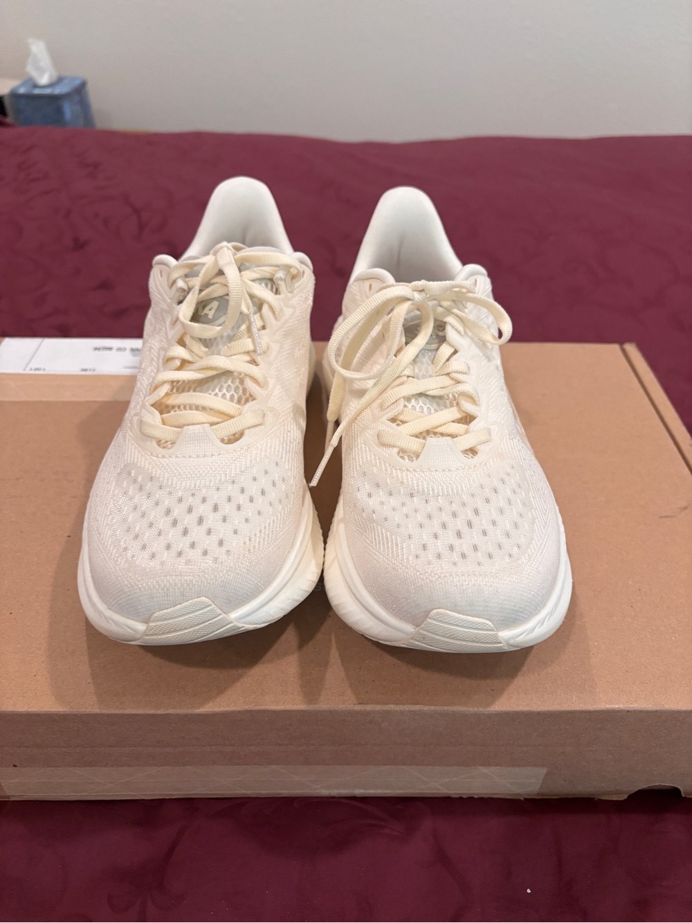 Hoka Mach 6  Running Shoes — Pale Cream Lightweight Trainer women’s 9b - Picture 5 of 8
